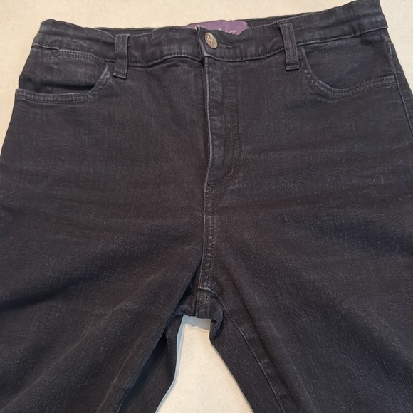 NYDJ Black Marilyn Straight Jeans with Rear Pocket Embellishment Size 10 - Picture 6 of 14